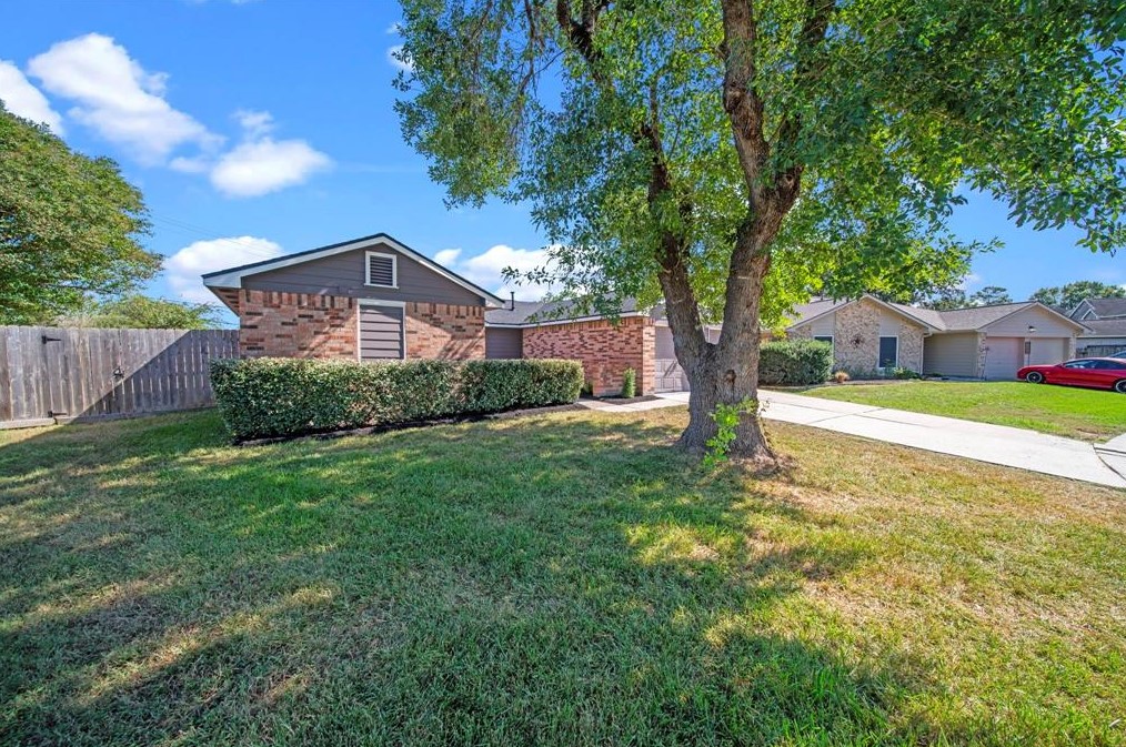 2507 Orion Dr, League City, TX 77573