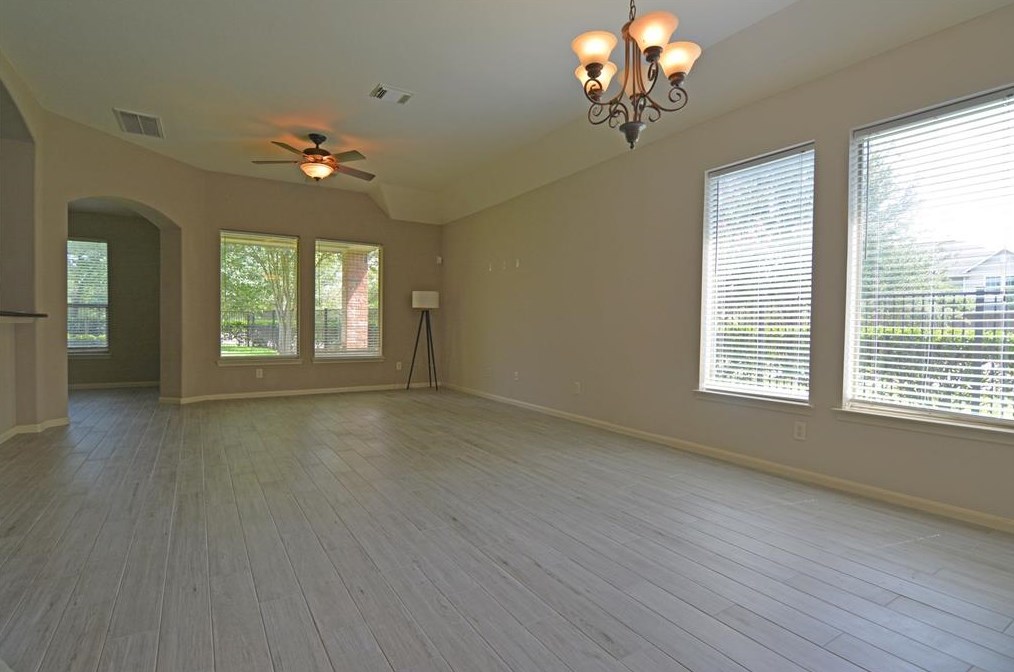 18302 N Elizabeth Shore Loop, Cypress, TX 77433