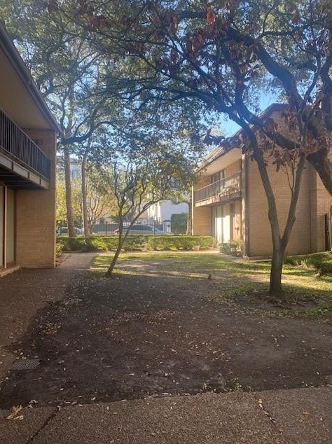 1903 Nantucket Dr, Houston, TX 77057