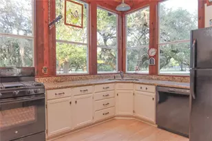 302 Bluebonnet Rd, Sheridan, TX 77475 - Photo 20