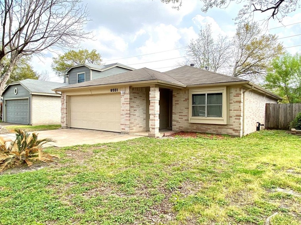9551 Saffolk Punch Dr, Houston, TX 77065