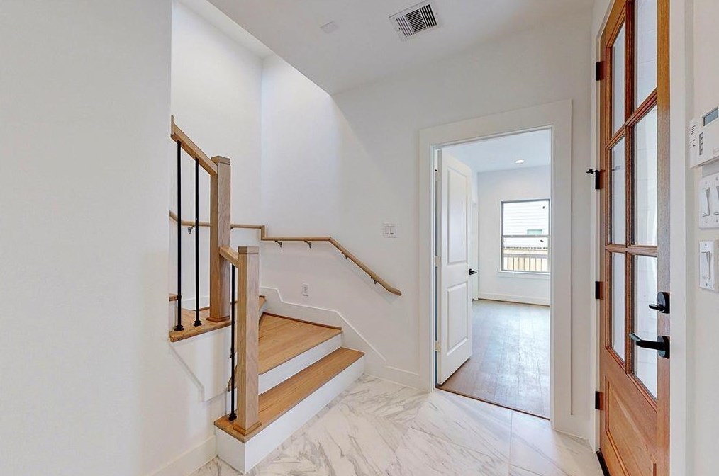 2317 Sherwin St, Houston TX  77007-1030 exterior