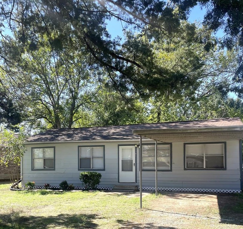 306 Lawrence St, Tomball, TX 77375