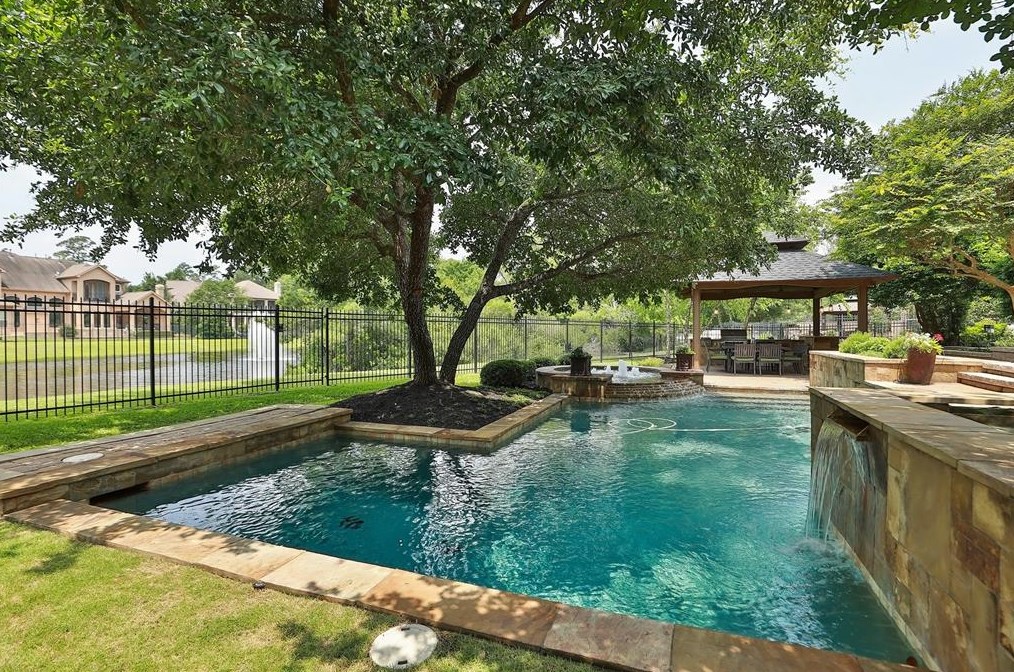 51 Bessdale Ct, Spring, TX 77382-1676
