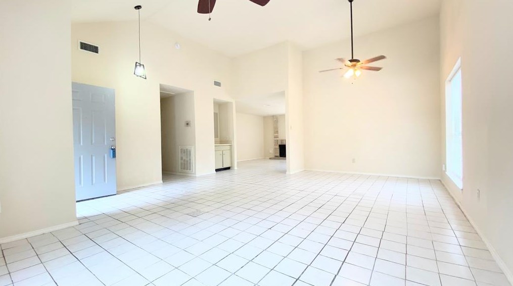 7303 Seton Lake Dr, Houston, TX 77086