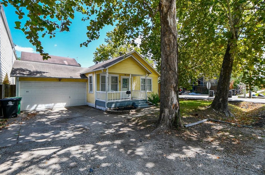 845 28th St, Houston, TX 77009-1021