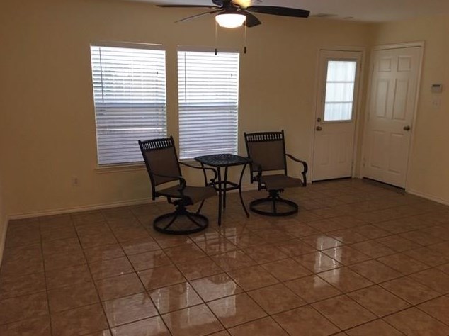 2710 Woodridge Manor Dr, Houston, TX 77087