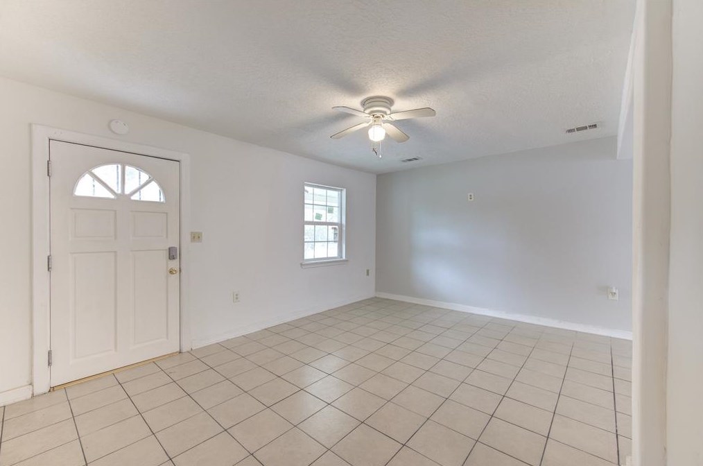 10717 Pillot St, Houston, TX 77029-2667