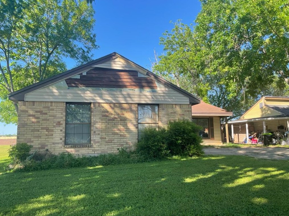 1133 Kingston Dr, Dinsmore, TX 77488-5707