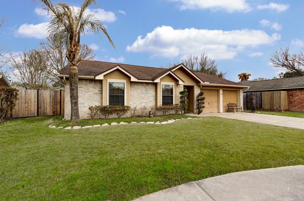 16614 Pebbleglen Dr, Houston, TX 77095-1319