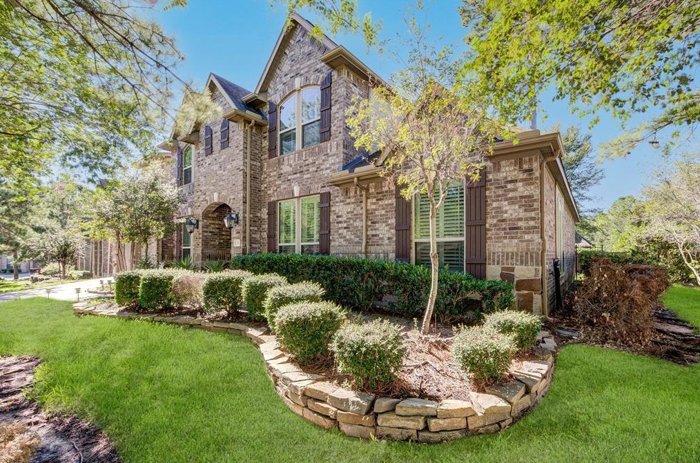 15 Dewlight Pl #a, Magnolia, TX 77354