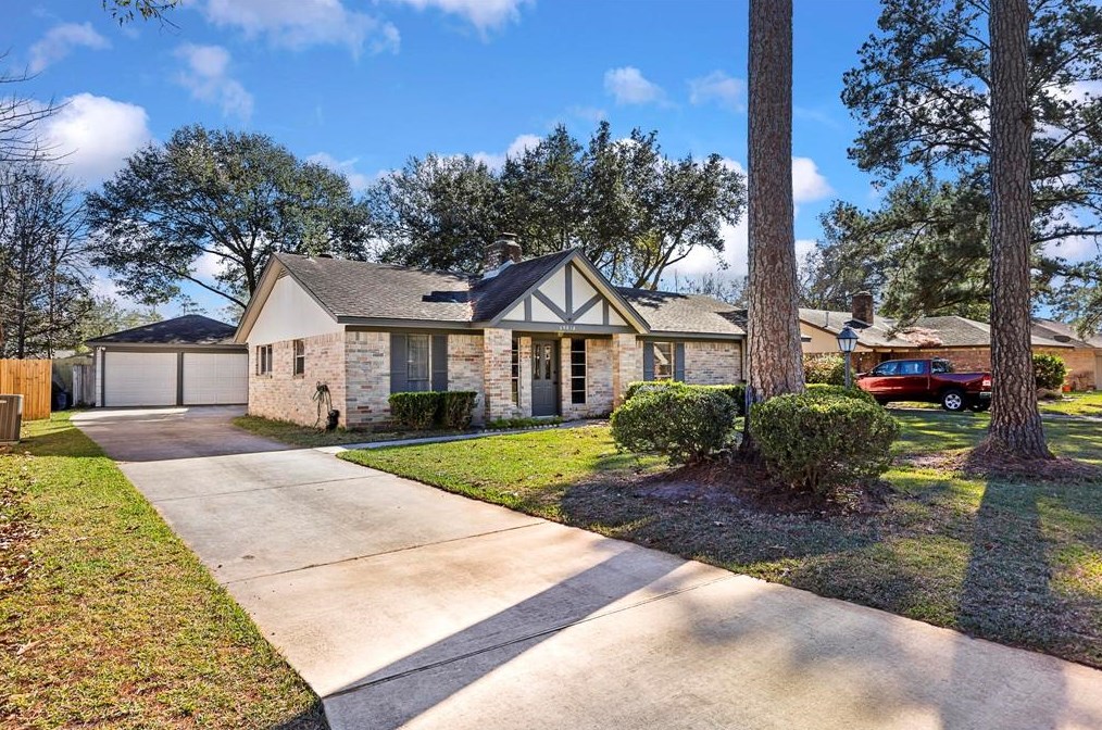 29018 Elmwood Dr, Spring TX  77381-1025 exterior
