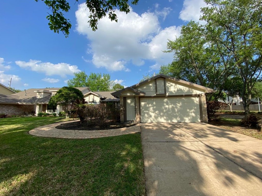 2439 Woodstream Blvd, Sugar Land, TX 77479