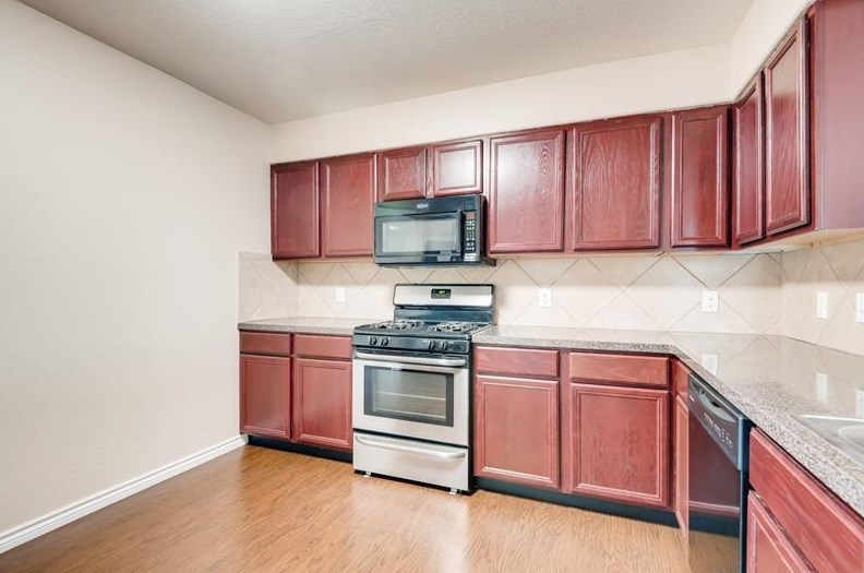 9925 Hyacinth Way, Conroe, TX 77385