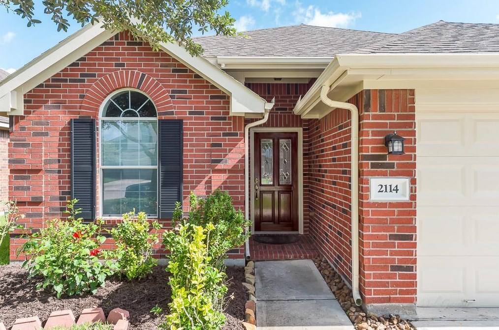 2114 Vermillion Oak St, Fresno, TX 77545