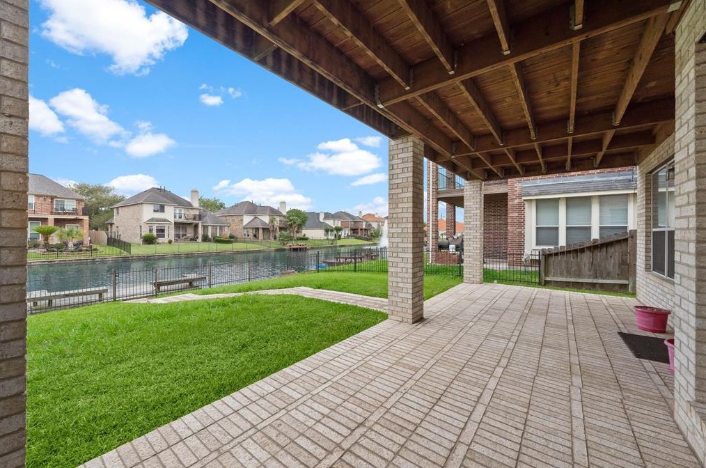 14226 Ashmore Reef Ct, Sugar Land, TX 77498