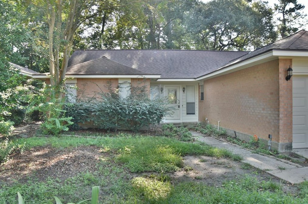 347 Rolling Hills Dr, Conroe, TX 77304-1280