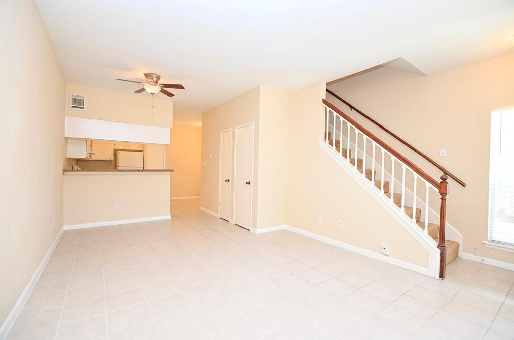 2626 Holly Hall St Apt 904, Houston, TX 77054