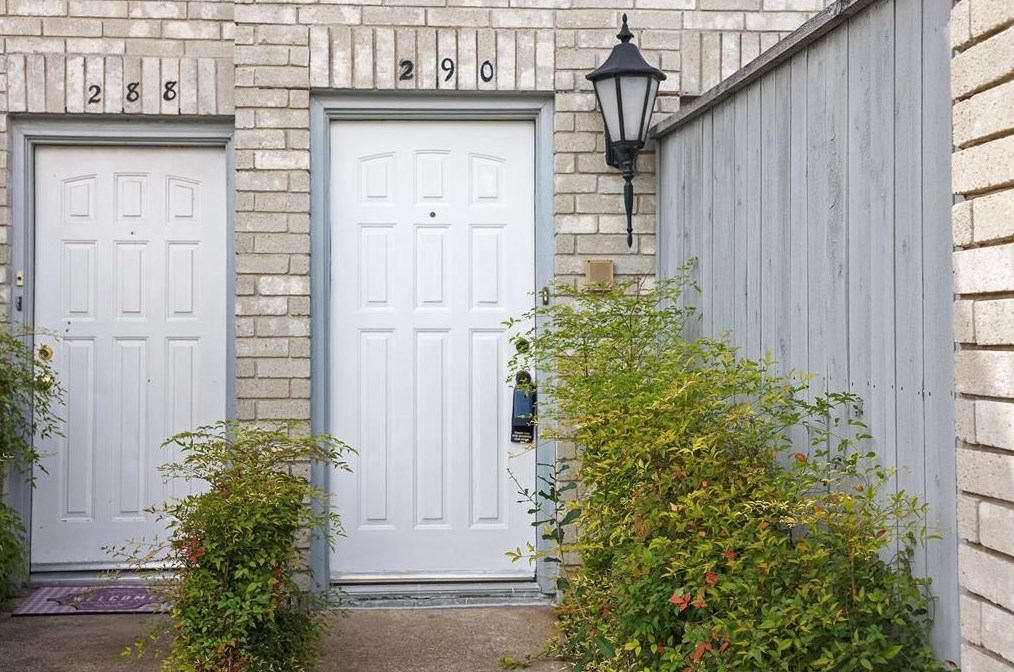 290 Wilcrest Dr, Houston, TX 77042