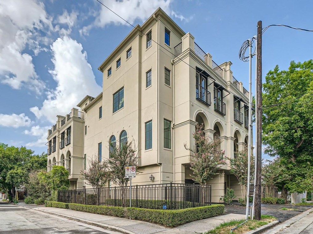 4218 Lillian St, Houston, TX 77007-5647