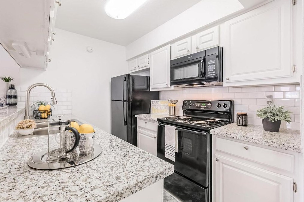 8162 Richmond Ave, Houston, TX 77063-5903