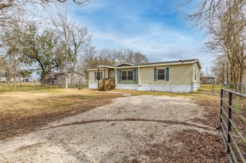 10318 Fairview Dr, Crosby, TX 77532-7173