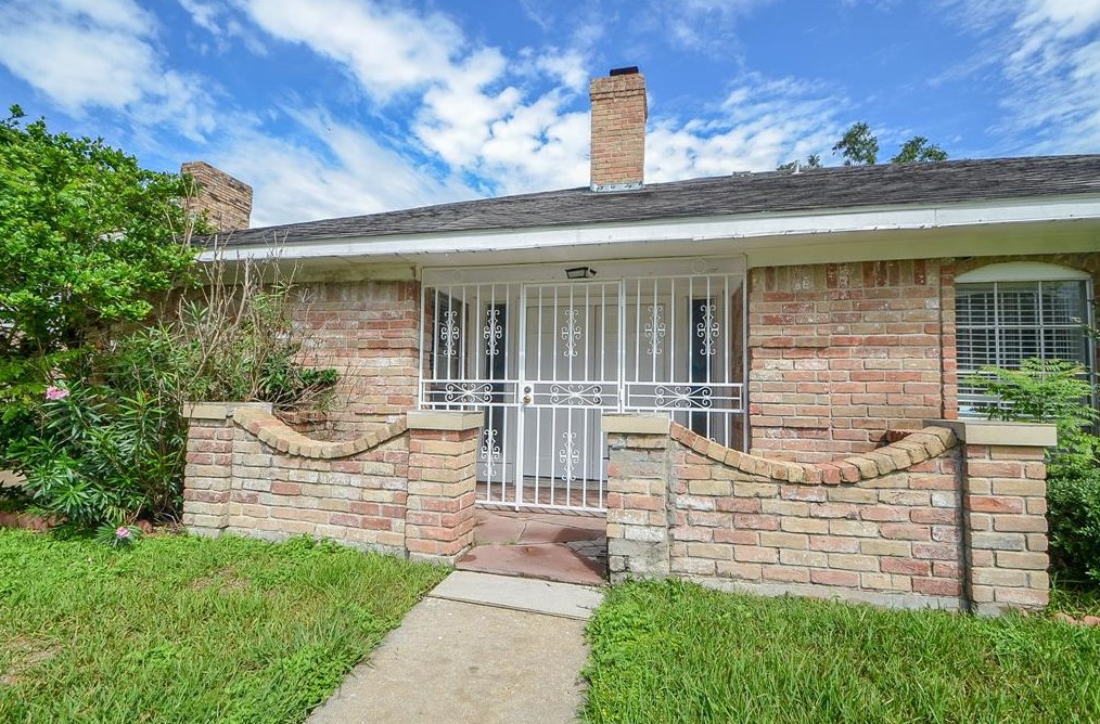 13230 High Star Dr, Houston, TX 77083