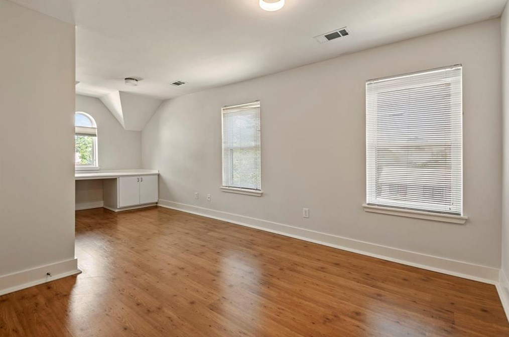 5207 Cornish St, Houston TX  77007-1943 exterior