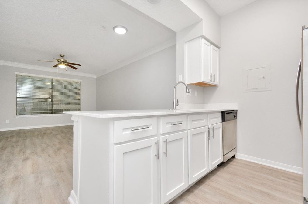 2300 Mccue Rd #410, Houston, TX 77056