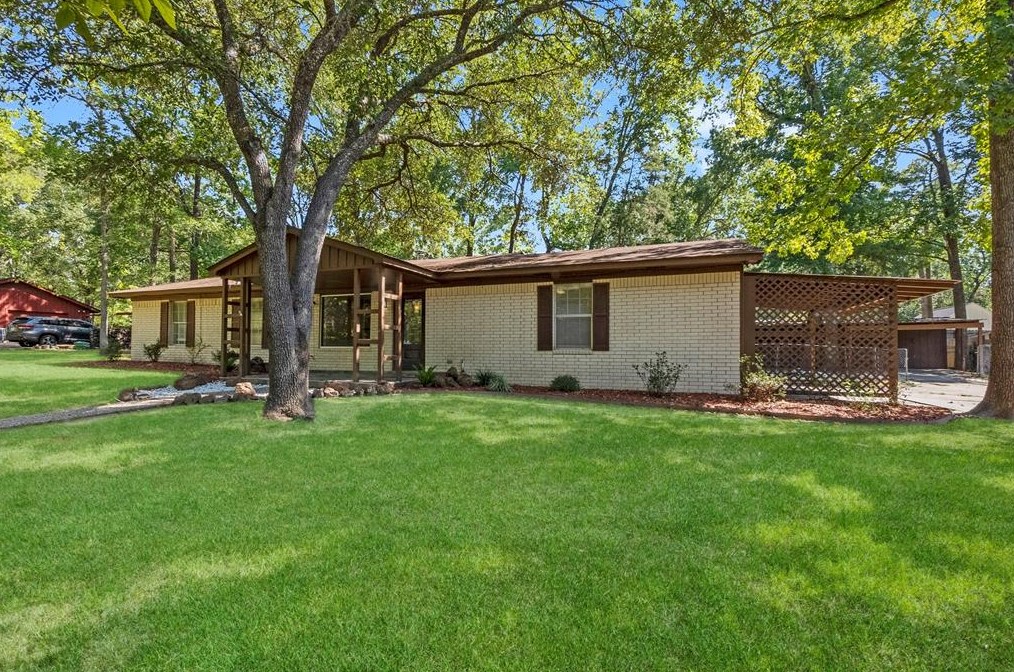 1011 Alston St, Livingston, TX 77351-2610