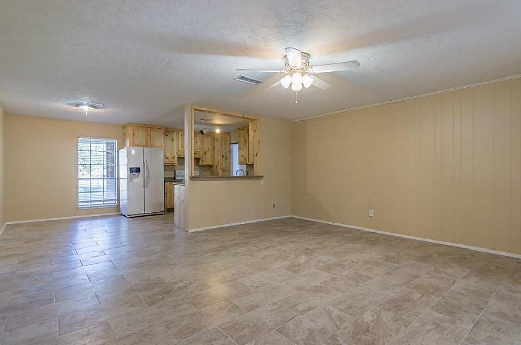 11102 Royal Forest Dr, Conroe, TX 77303
