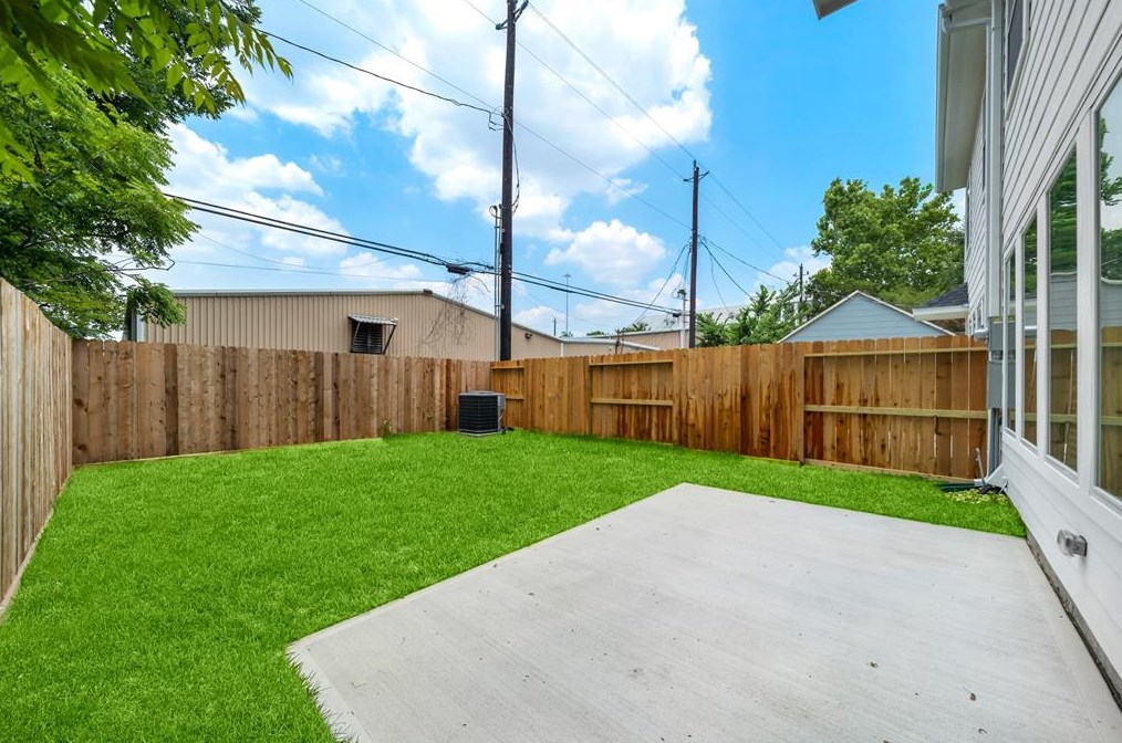 323 25 St, Houston TX  77008-2361 exterior