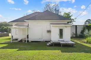 327 S Robb St, Trinity, TX 75862 - Photo 16