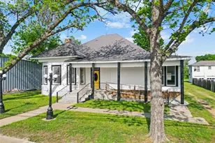 327 S Robb St, Trinity, TX 75862 - Photo 2