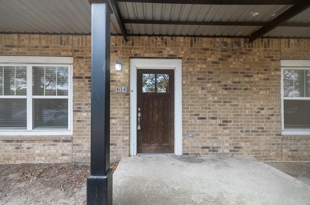 1725 Harvey Mitchell Pkwy, College Station, TX 77840-6312