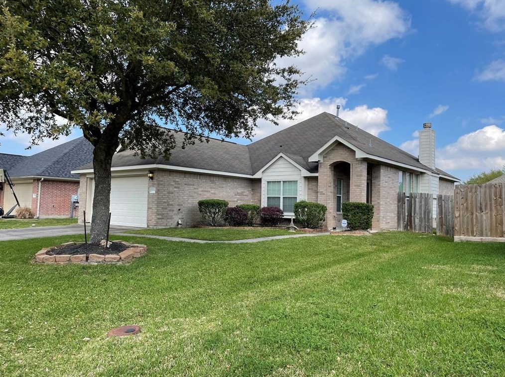 1008 Red River St, League City, TX 77573-2081