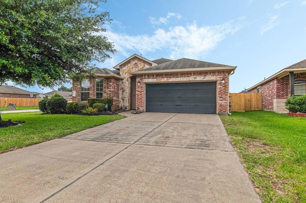 21410 Broken Spear Ln, Porter, TX 77365-7400