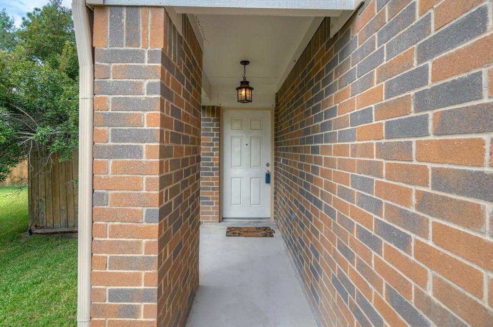 16893 Greenhouse St, Conroe TX  77385-6080 exterior