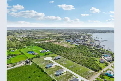 1335 Sapphire Palms Court, San Leon, TX 77539 - Photo 18
