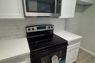 10555 Turtlewood Ct, Houston, TX 77072 - Photo 6