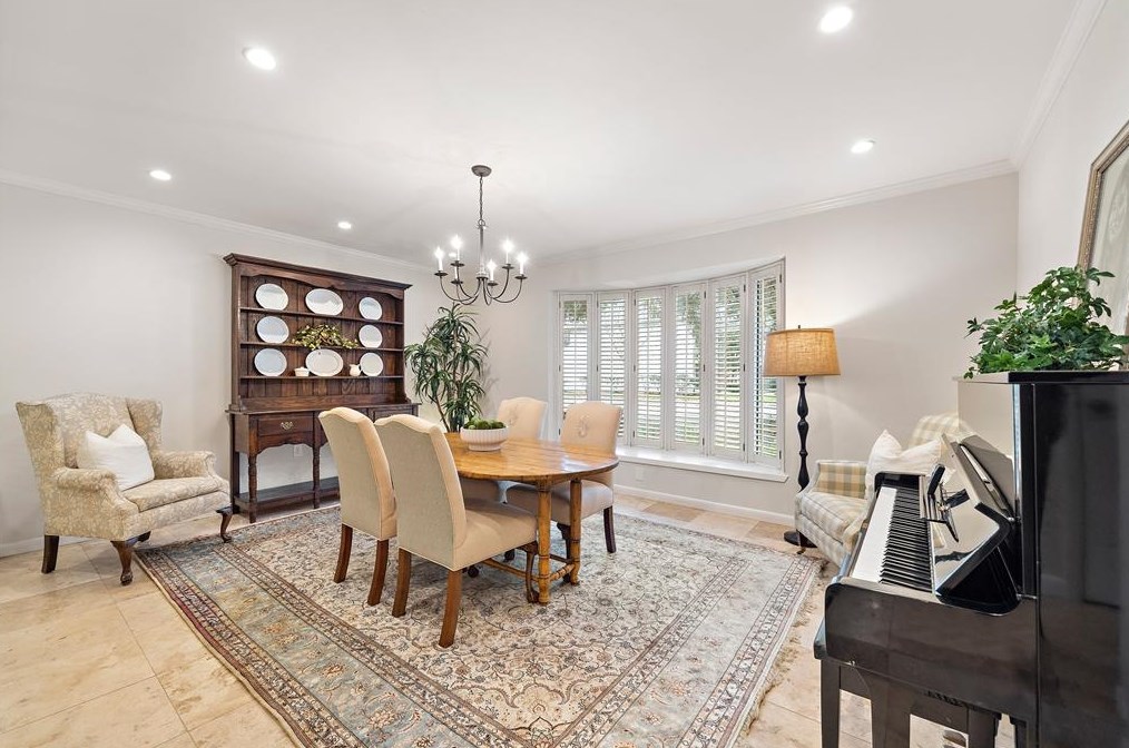 8946 Chatsworth Dr, Houston, TX 77024