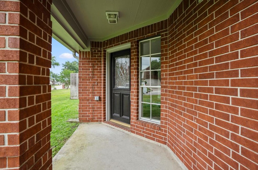 5803 Sawyer Bend Ln, Spring TX  77379-2709 exterior