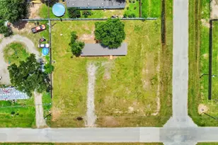 2134 County Rd 5017, Cleveland, TX 77327 - Photo 2