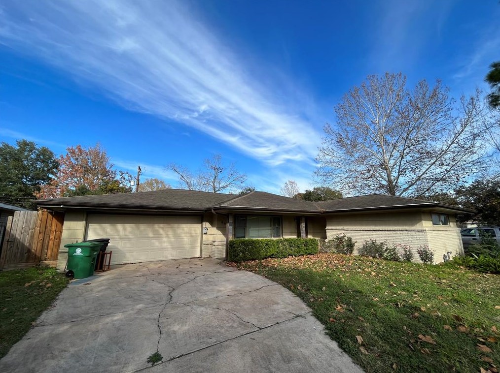 4826 Waycross Dr, Houston TX  77035-3508 exterior