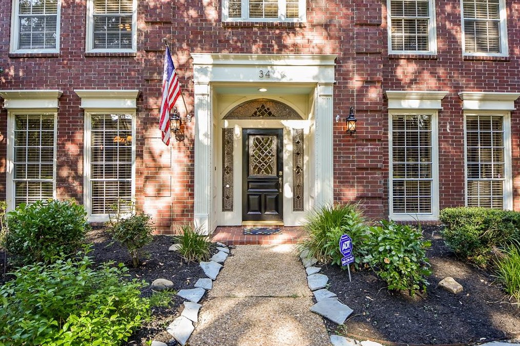 34 Travis Park Dr, Sugar Land, TX 77479-2824