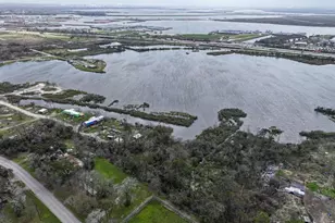 17202 Meadowbrook Dr, Channelview, TX 77530 - Photo 1