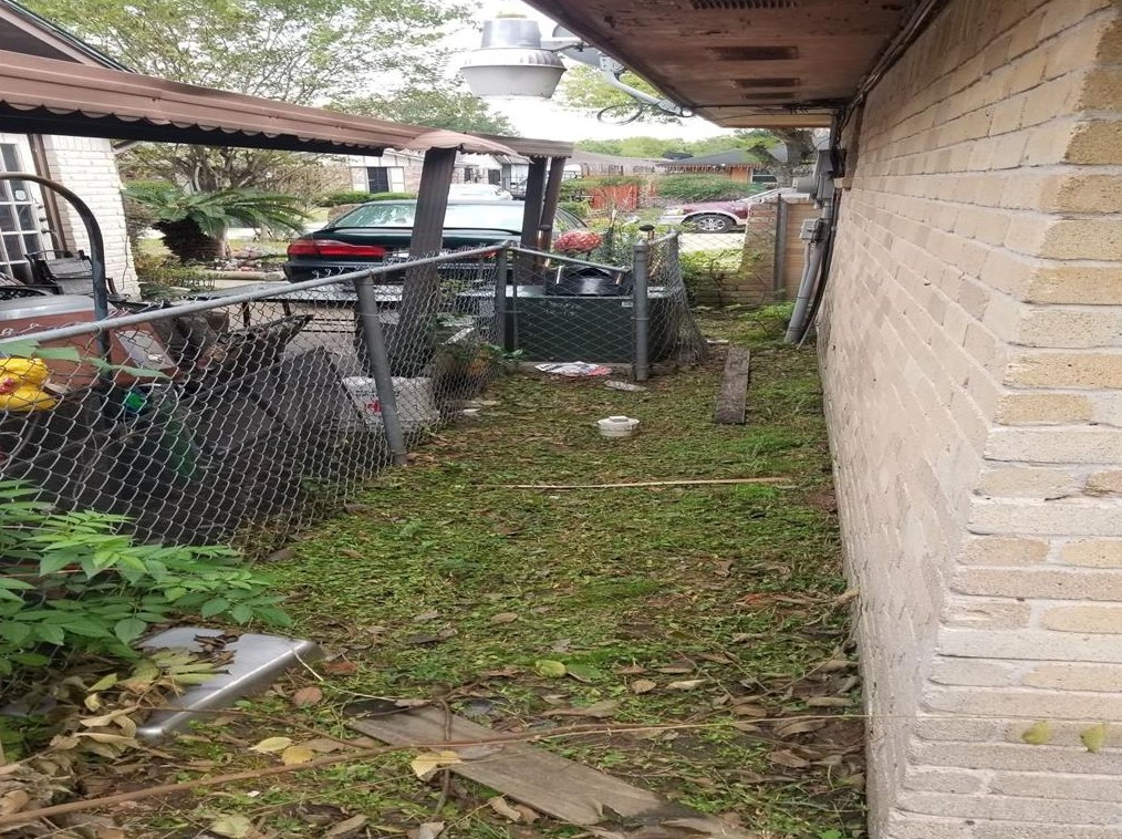 858 Marcolin St, Houston TX  77088-5108 exterior