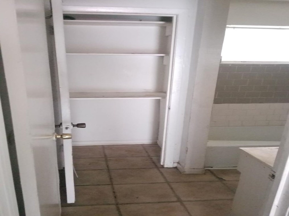 858 Marcolin St, Houston TX  77088-5108 exterior