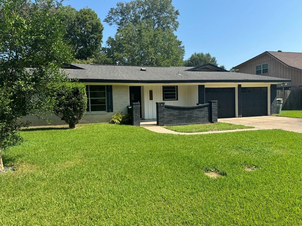 6350 Friar Tuck Ln, Beaumont, TX 77707