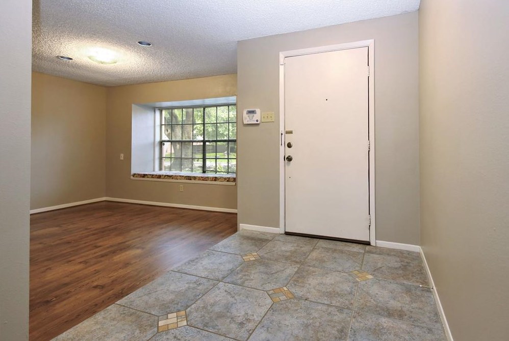 1923 Vinces Brg, Sugar Land TX  77478-4255 exterior